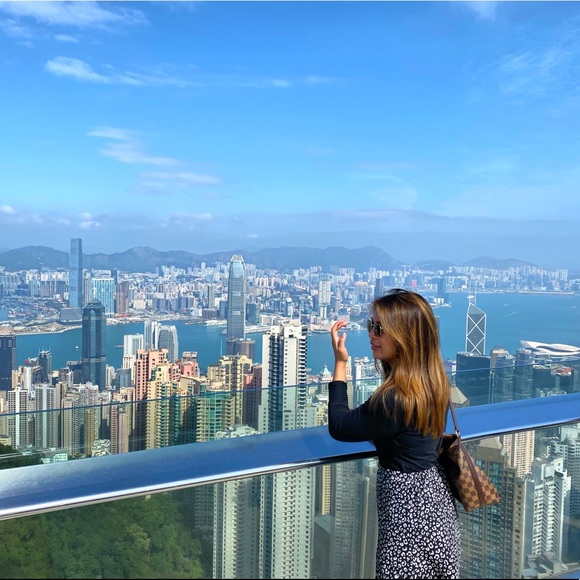 Meet your Posher - Picture 2 of 2